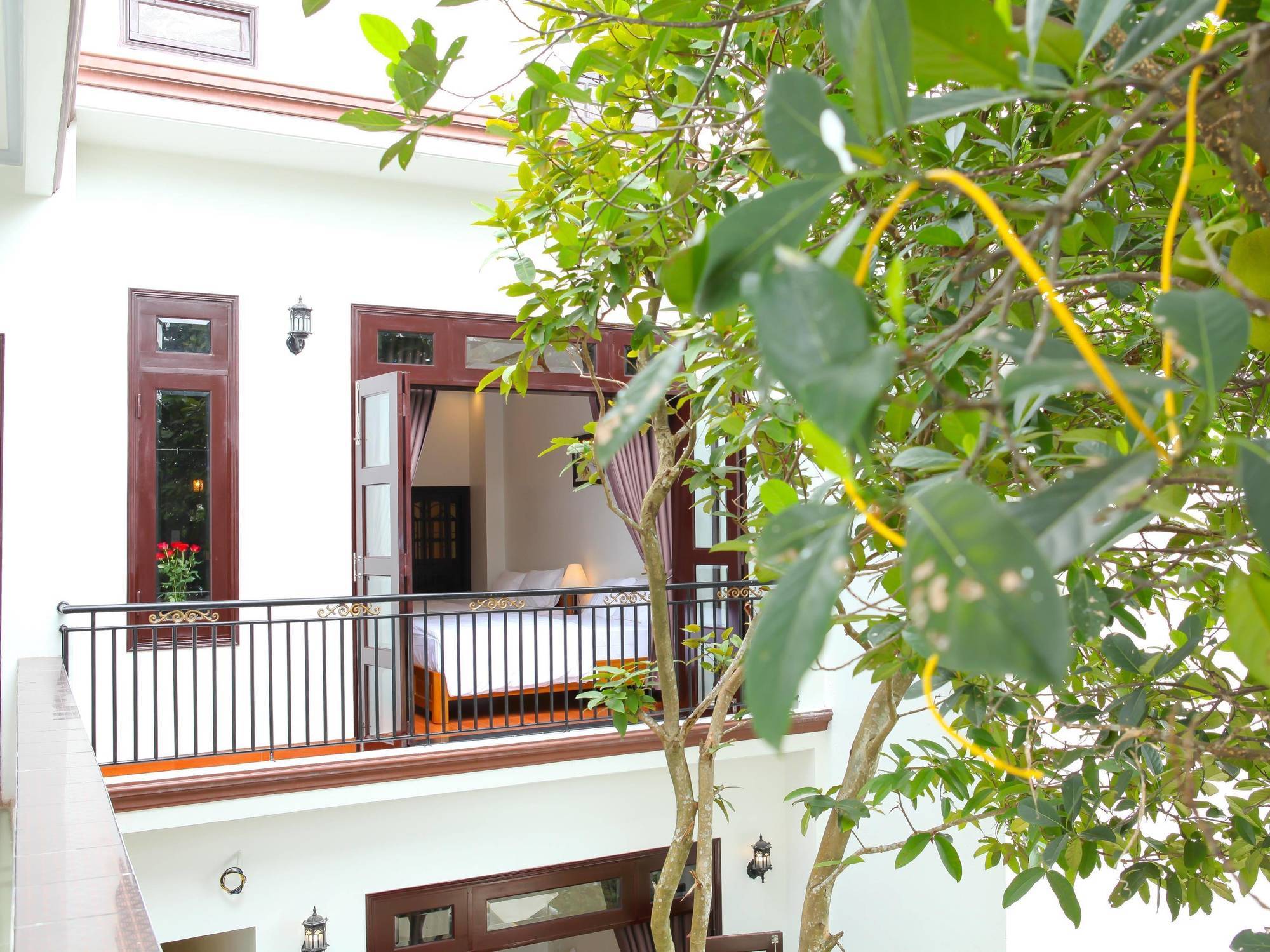 Blue Lake Homestay Хойан Экстерьер фото